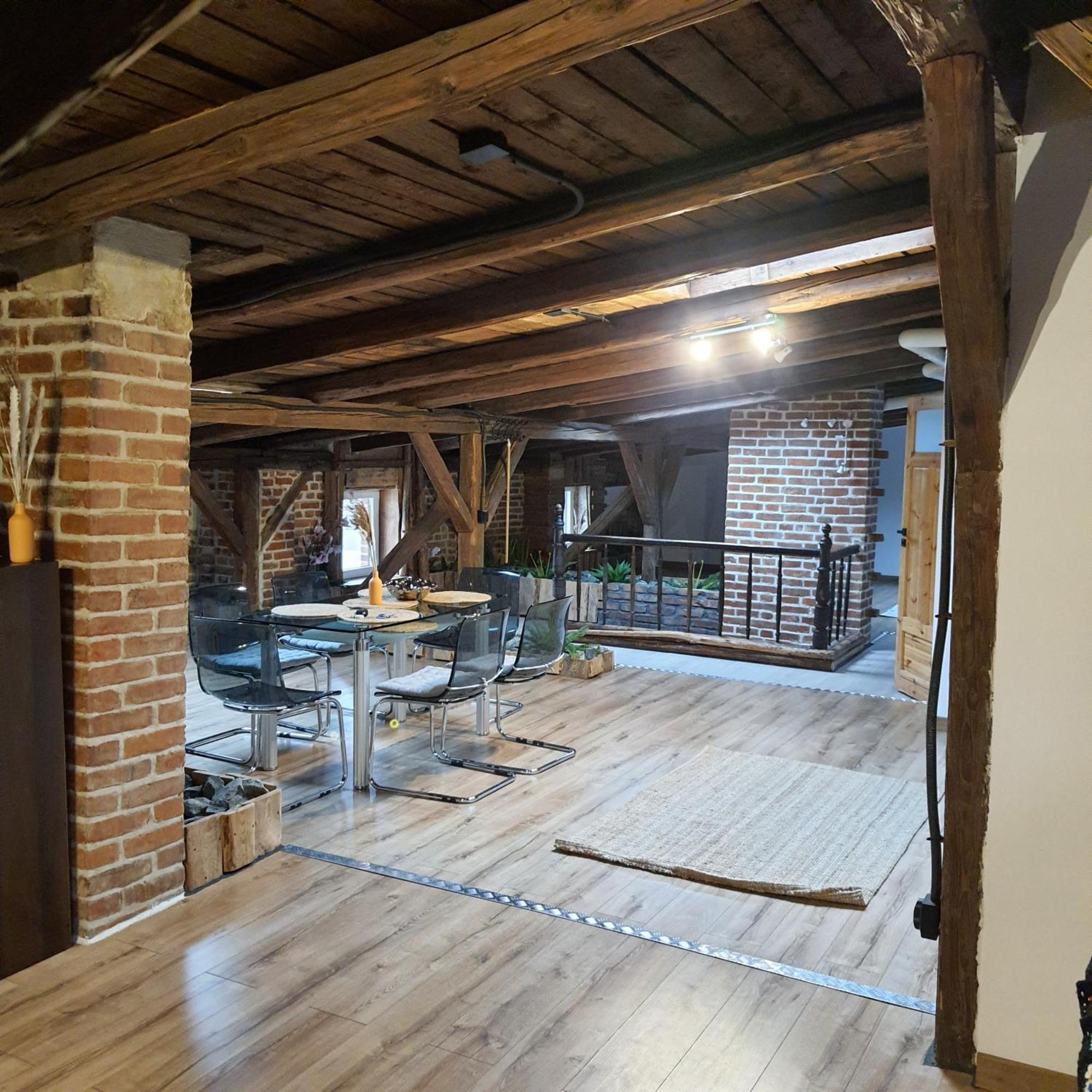 Wiejska 150m2 *